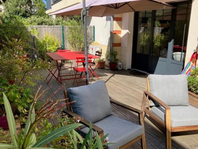 Appartement en Duplex avec Grande Terrasse Ville de printemps