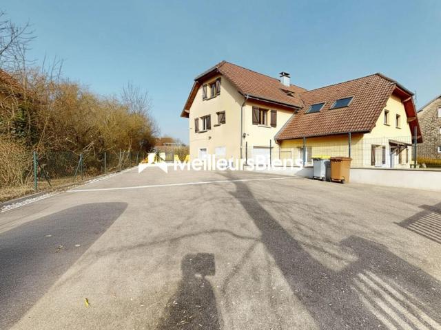 Appartement en duplex de 178m2 avec cour et terrain privatif