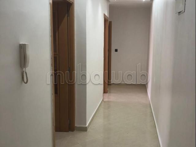 Appartement en location à Nassim. Superficie 65 m². Conciergerie à disposition