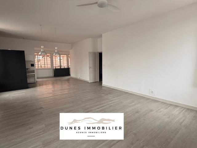 APPARTEMENT EN LOCATION ANNUELLE PLEIN CENTRE DE SOULAC