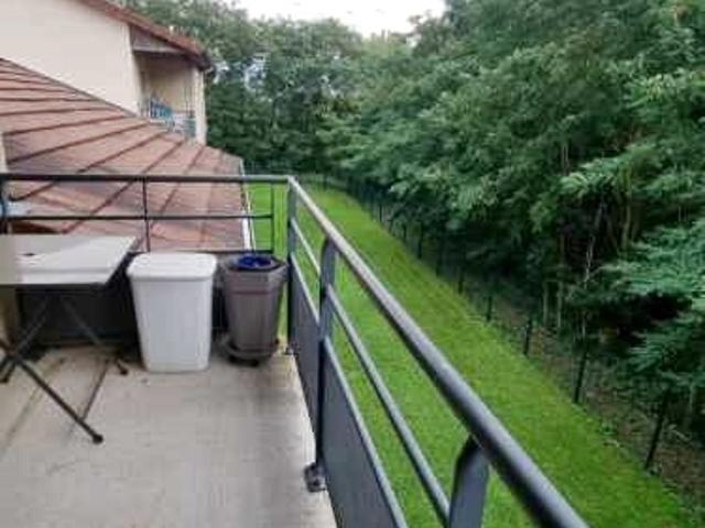 Appartement en location dernier étage avec balcon à Charmes