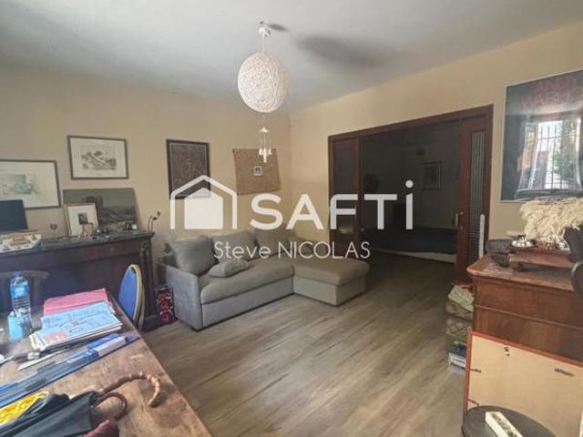 Appartement en r+1 dans quartier populaire
