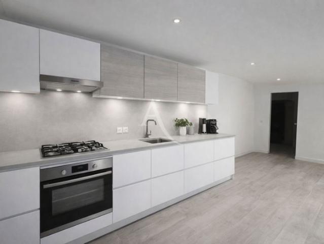 APPARTEMENT EN REZ DE CHAUSSÉE AVEC EXTÉRIEUR A RIANS