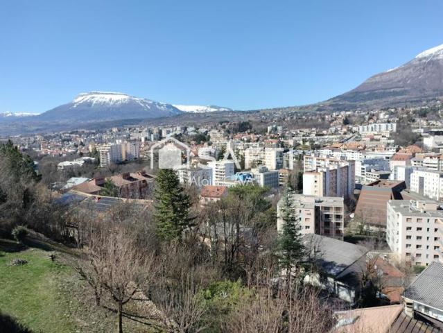 Appartement en rez de chaussée de 70m² avec terrasse,cave,parking privatif sur les hauteurs de Gap
