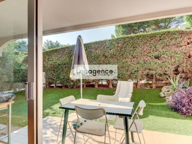 Appartement en rez de jardin avec parking