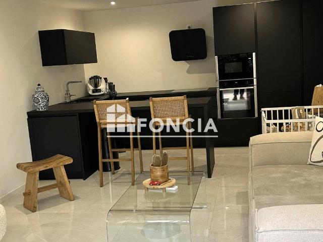 APPARTEMENT EN REZ DE JARDIN CENTRE VILLE CAVALAIRE SUR MER