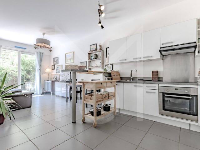 Appartement en rez de jardin de type 2 de 44,62 m² avec jardin p