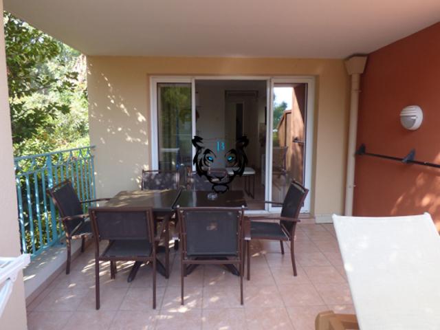 APPARTEMENT EN REZ DE JARDIN Face au Port