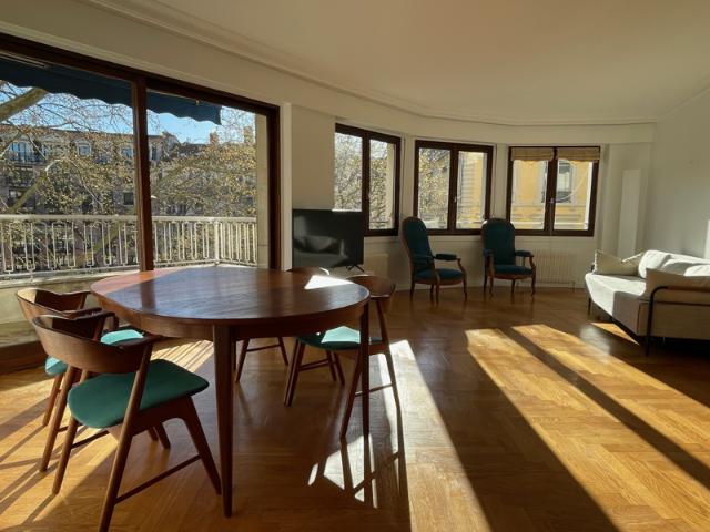 T4 ensoleillé avec salon en rotonde, 2 balcons, clim. possib