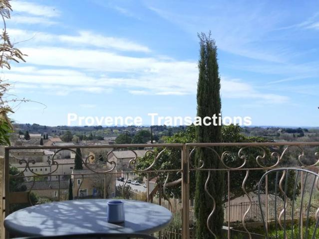 Appartement ensoleillé avec vue dégagée!