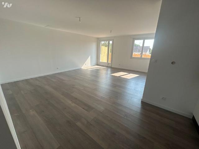 APPARTEMENT ENTIEREMENT RÉNOVÉ AVEC GRANDE TERRASSE PRIVÉE