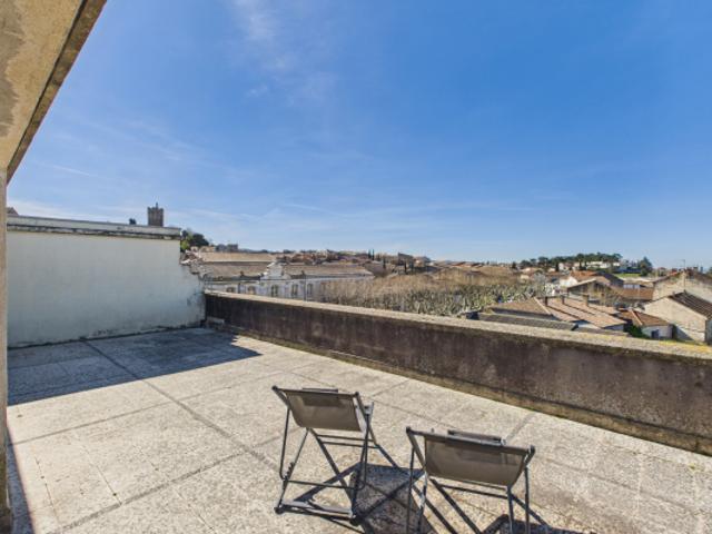 Appartement entièrement rénové et sa terrasse panoramique au