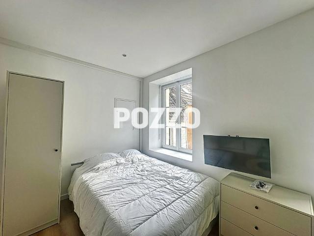 APPARTEMENT ENTIEREMENT RENOVE MEUBLE DE TYPE F1 SITUE EN HYPER CENTRE DE CHERBOURG