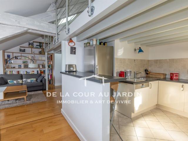 Appartement esprit loft au dernier étage avec vue sur Fourvière – rue Creuzet 69007