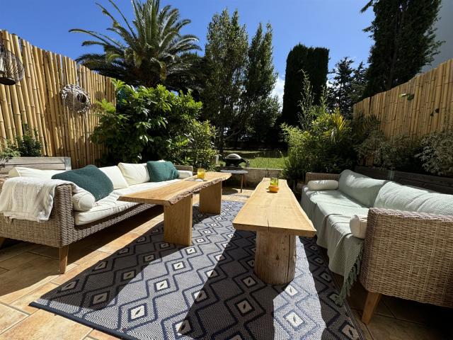 Appartement esprit maison de village avec terrasses et solar. 80m² Saint Tropez