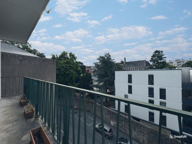 Appartement Etage Elévé avec Travaux