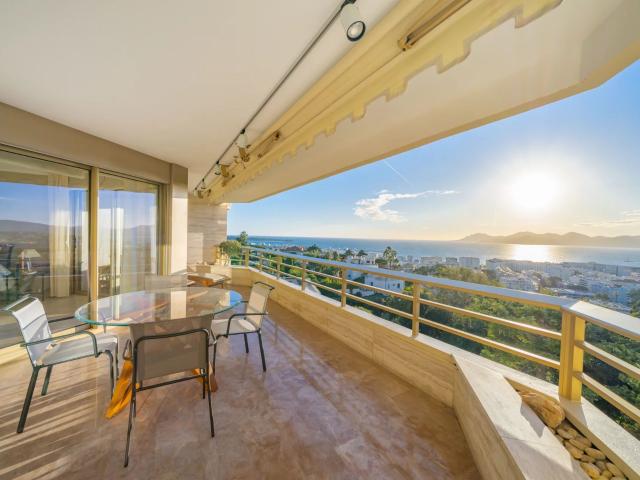 Appartement exceptionnel de 4 pièces en Californie Vue sur mer