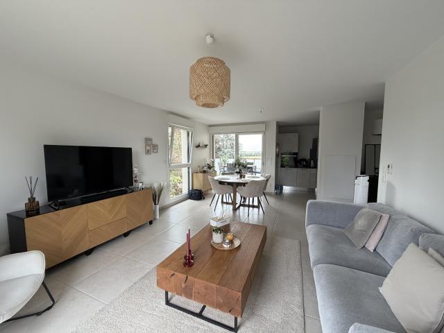 Appartement F3 73 m2 Le Domaine de La Chocolaterie, terrasse et garage