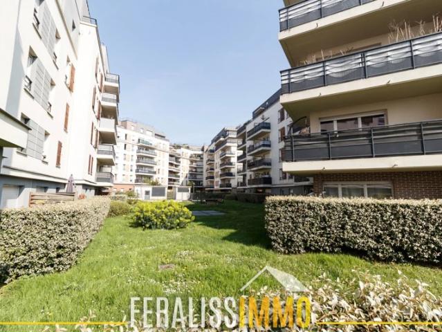 Appartement F3, terrasse et parkings !