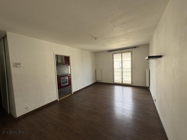 Appartement F3 VAUJOURS
