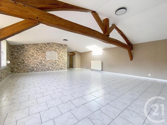 Appartement F3 à louer 3 pièces 74,79 m