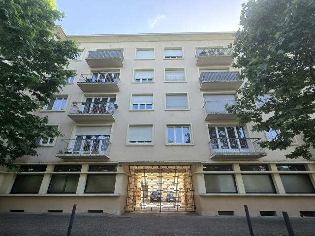 Appartement F3 bis de 71 m2 avec balcon, cave et garage