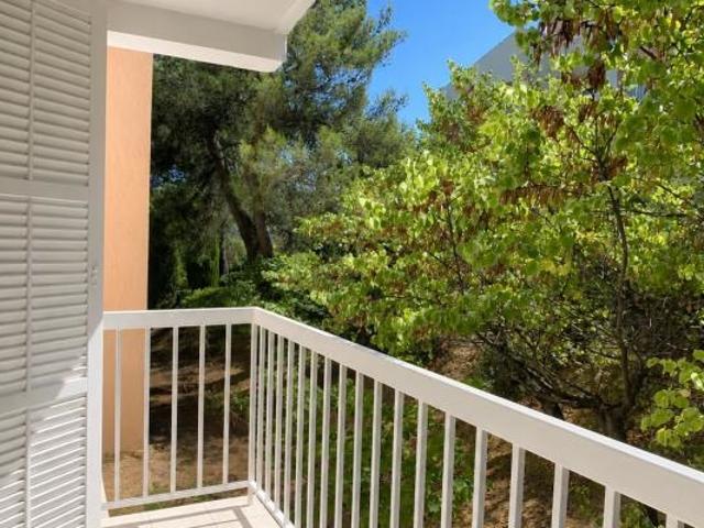 Appartement F3 en viager 1 er étage avec balcon