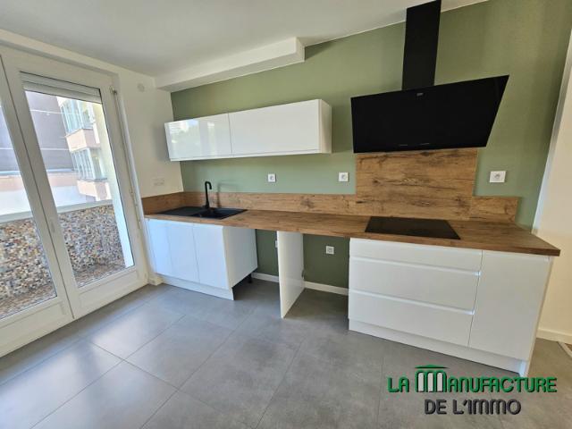 APPARTEMENT F3 ENTIEREMENT RENOVE LIOGGIA / BERGSON ARM