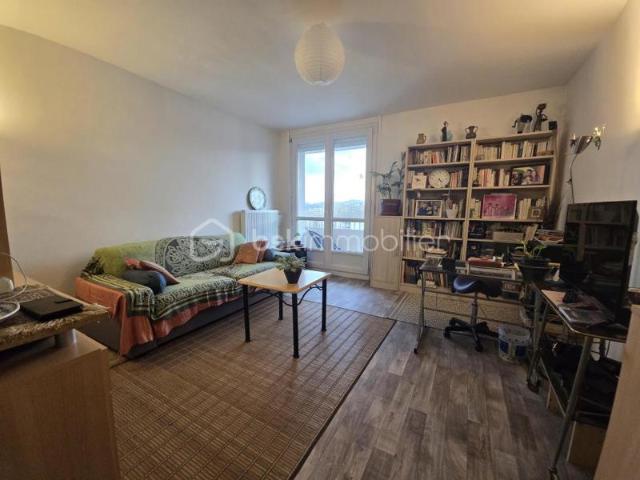 Appartement F3 lumineux avec balcon et vue panoramique – Nocaze Montélimar