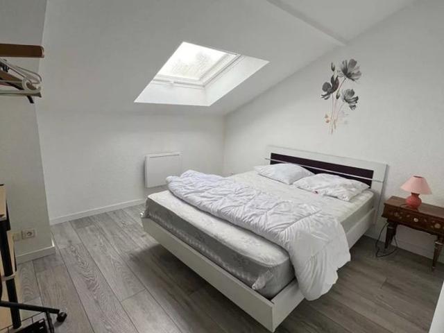 Appartement F3 meublé avec terrain privatif et parking