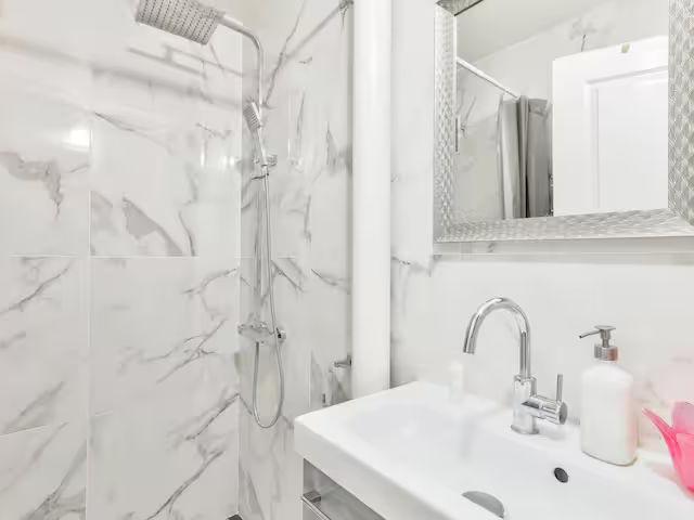 appartement F3 Porte Maillot palais des congrés, Paris Amsterdam Apartments for Rent