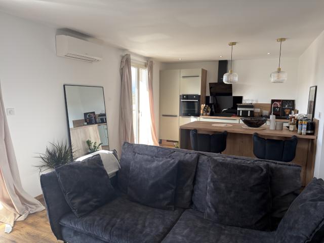 Appartement F3 rénové en centre ville