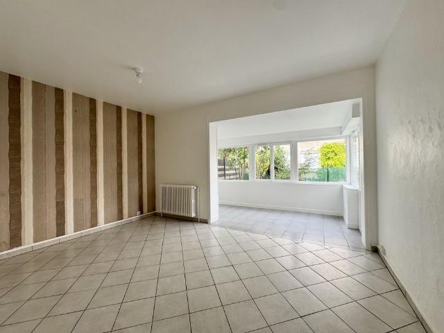 APPARTEMENT F3 REZ DE JARDIN BEAUVAIS CENTRE