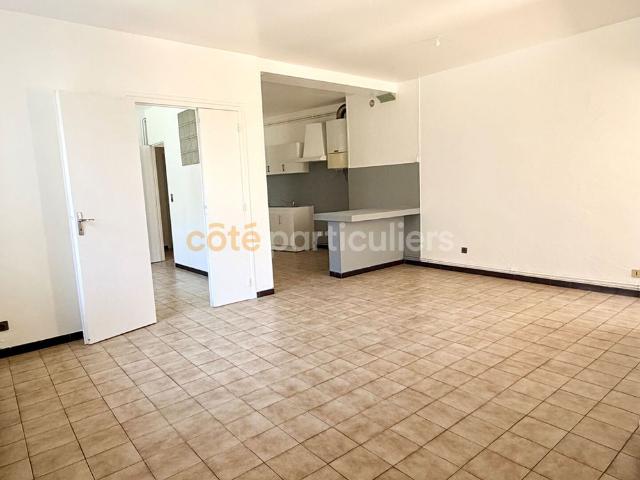 APPARTEMENT F3 RIOM AVEC TERRASSE