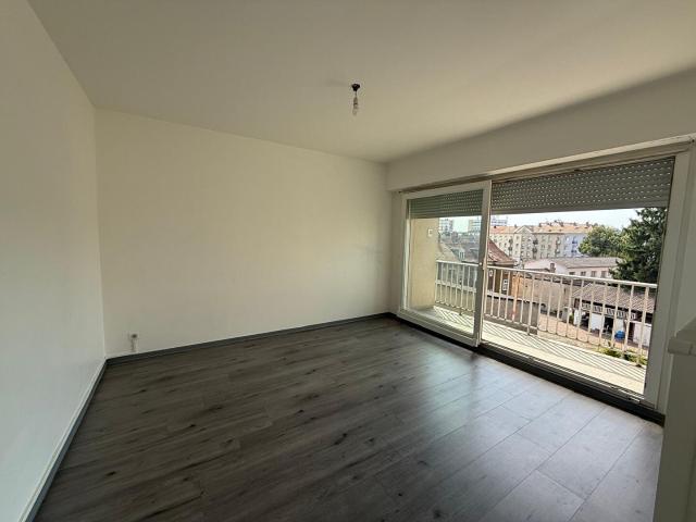 Appartement F1 30m2 avec balcon Quartier Nouveau Bassin