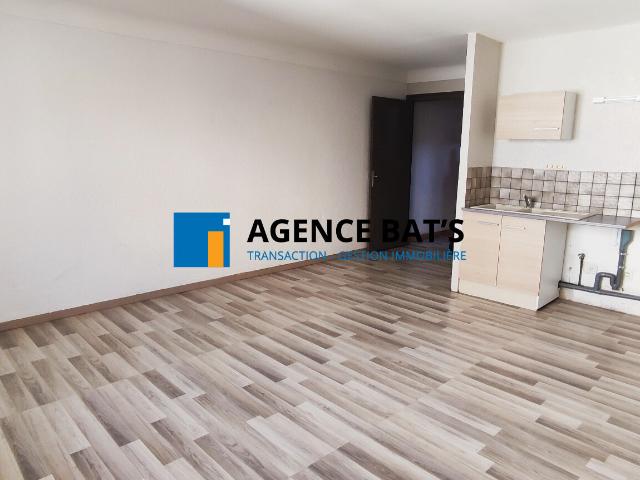 Appartement F2 1er étage agréable