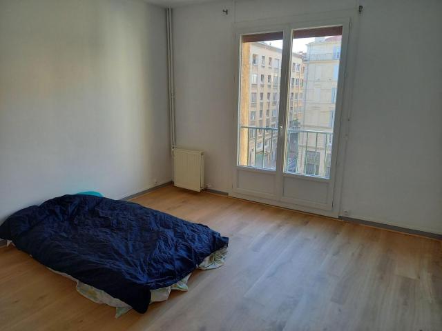 Appartement F2 vieux port Marseille