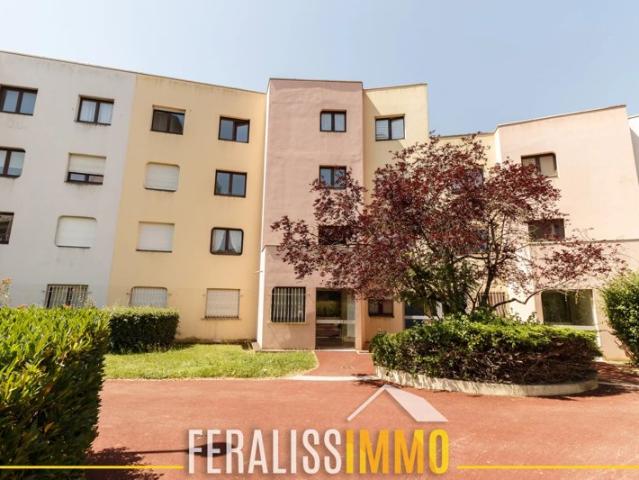 Appartement F2 avec balcon, parking et cave Emplacement r