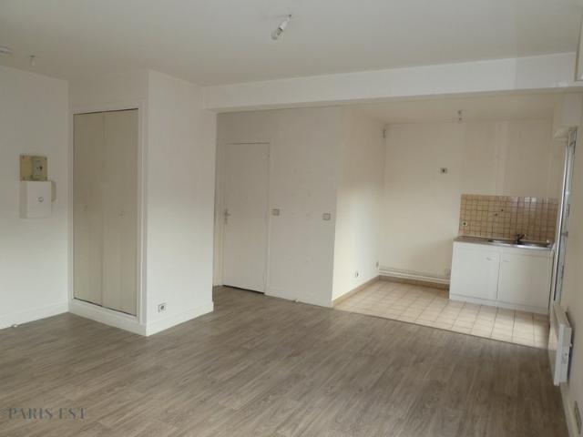 APPARTEMENT F2 AVEC CAVE