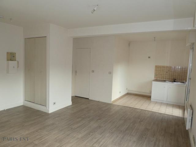 APPARTEMENT F2 AVEC CAVE