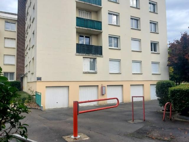Appartement f2 avec cave et place de parking
