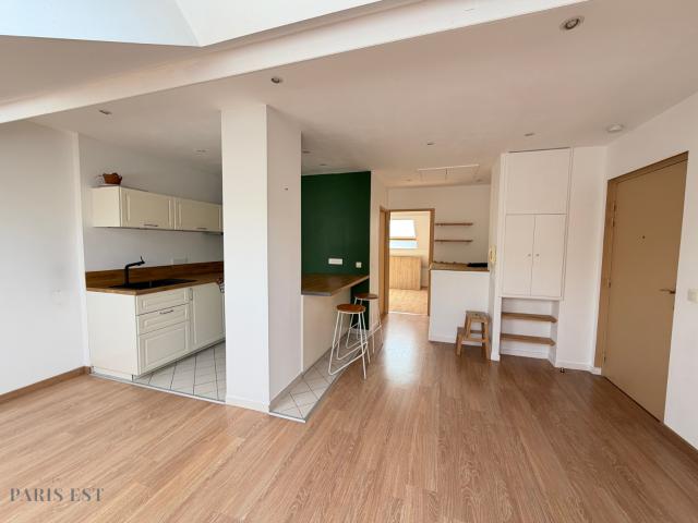APPARTEMENT F2 AVEC PARKING SOUS SOL