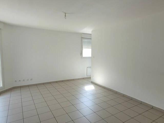 APPARTEMENT F2 AVEC TERRASSE !