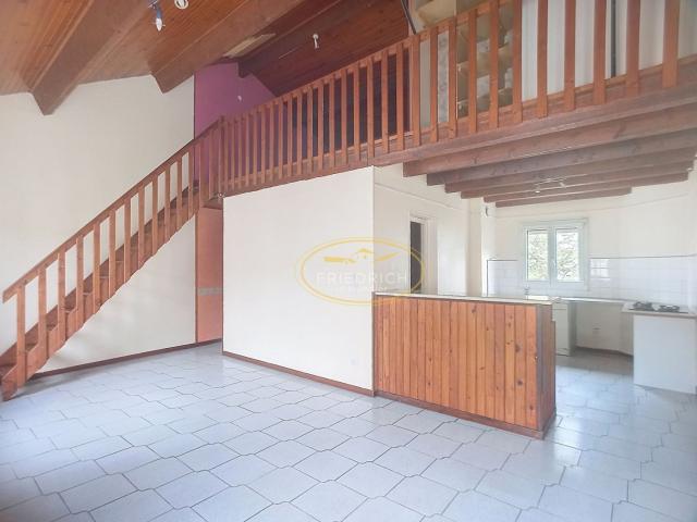 APPARTEMENT F2 Bis Triplex avec garage LIBRE