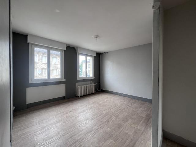 Appartement F2 centre ville LOUVIERS