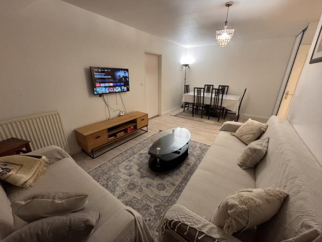 Appartement F2 dans résidence récente 48.06 m2 carrez 53,62 m2 utiles exposé SUD à 5 mn de Epône
