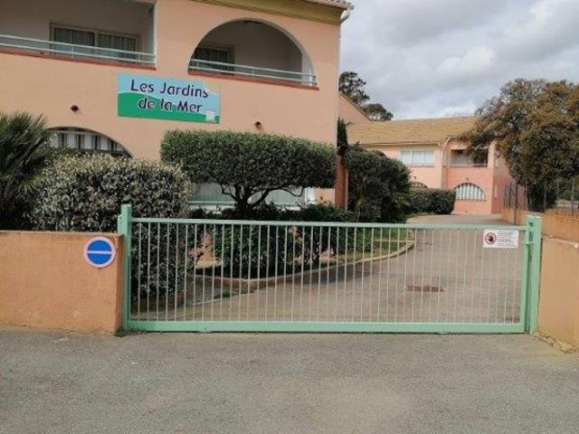 Appartement F2 dans une résidence avec piscine
