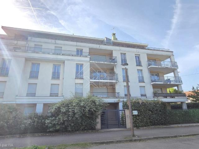Appartement F2 de 41,87 m² avec terrasse et parking au 1er étage à Mantes la Jolie
