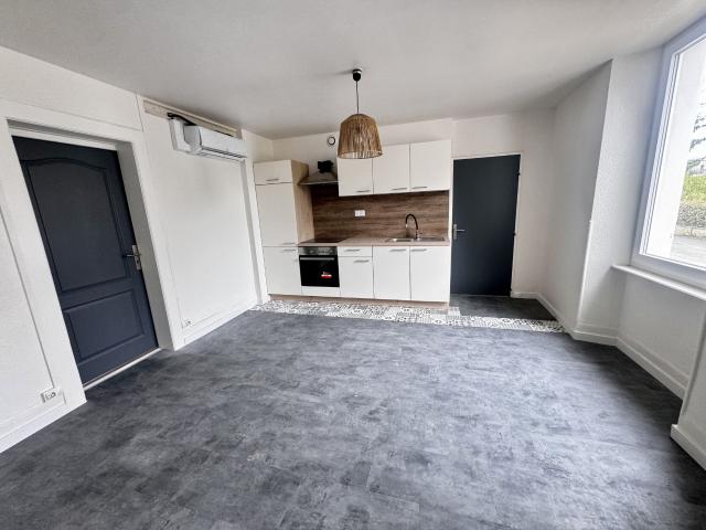 APPARTEMENT F2 ENTIÈREMENT RÉNOVÉ
