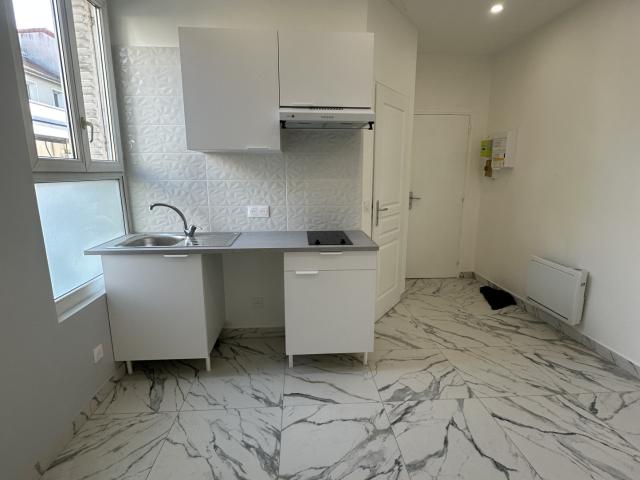 APPARTEMENT F2 HYPER CENTRE